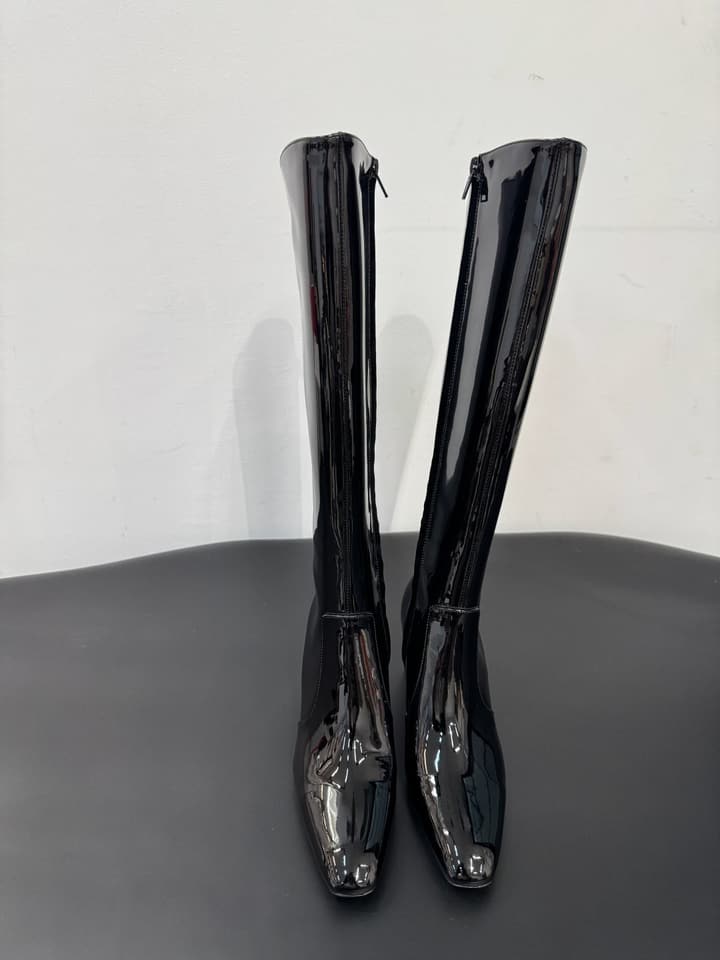 Saint Laurent Patent Leather Pumps – 25FW