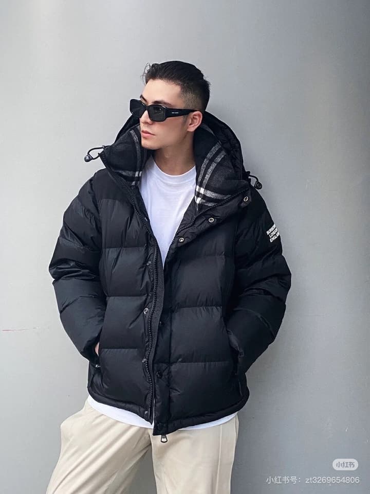 Burberry Detachable Hood Puffer Jacket – SS23 in Black Down Jacket (full Sleeve)