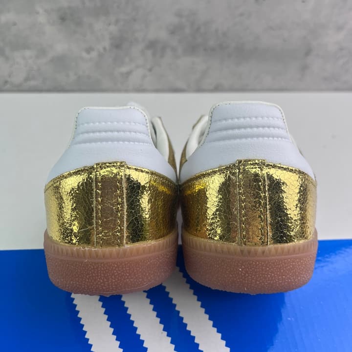 Adidas Samba OG Sneakers in Gold Metallic