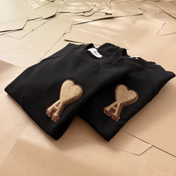 AMI Paris Terry Heart Boxy Sweatshirt – 25FW in Black Sweatshirt