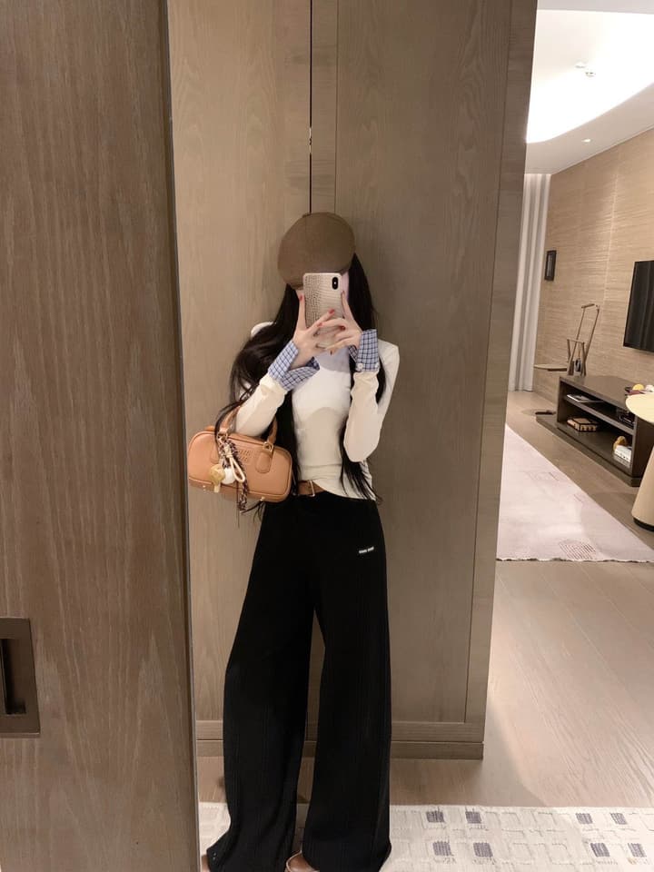 Miu Miu Casual Knit Pants with Khaki Belt – 25FW in Apricot