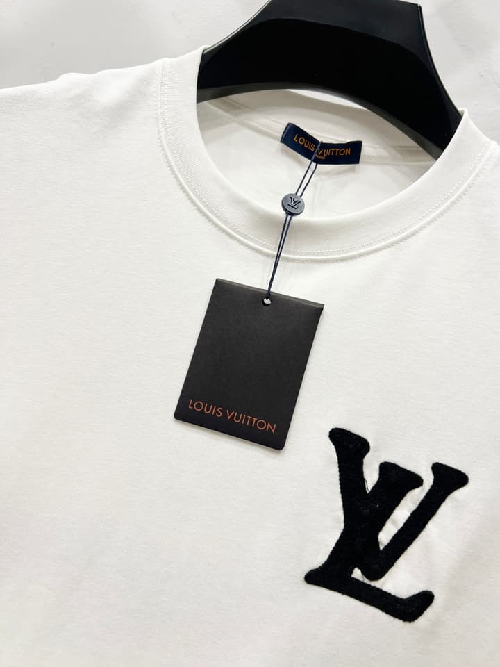 Louis Vuitton Monogram Logo Patch T-Shirt – 25SS in Black