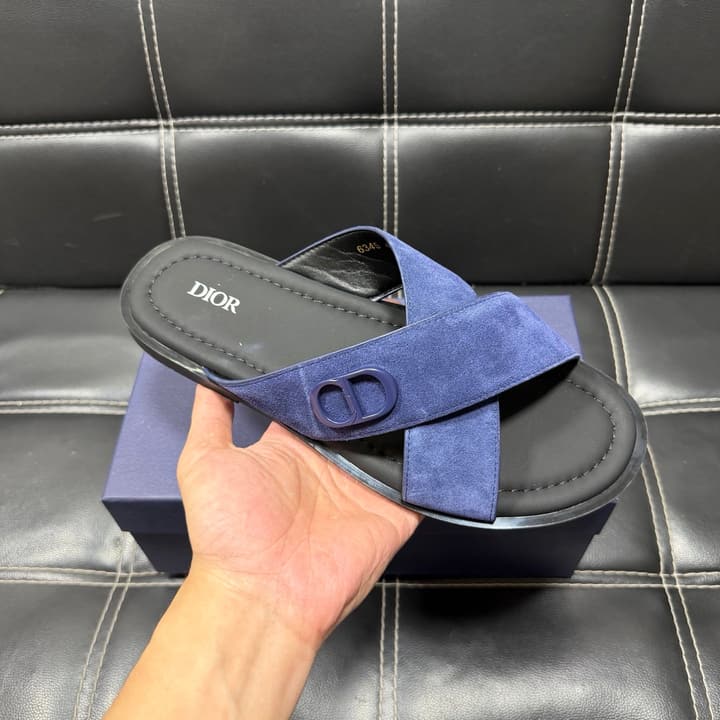 Dior Men's Pebbled Leather and Suede Slides – Spring/Summer Collection 2025 in Black Pebbled Leather Cross Strap