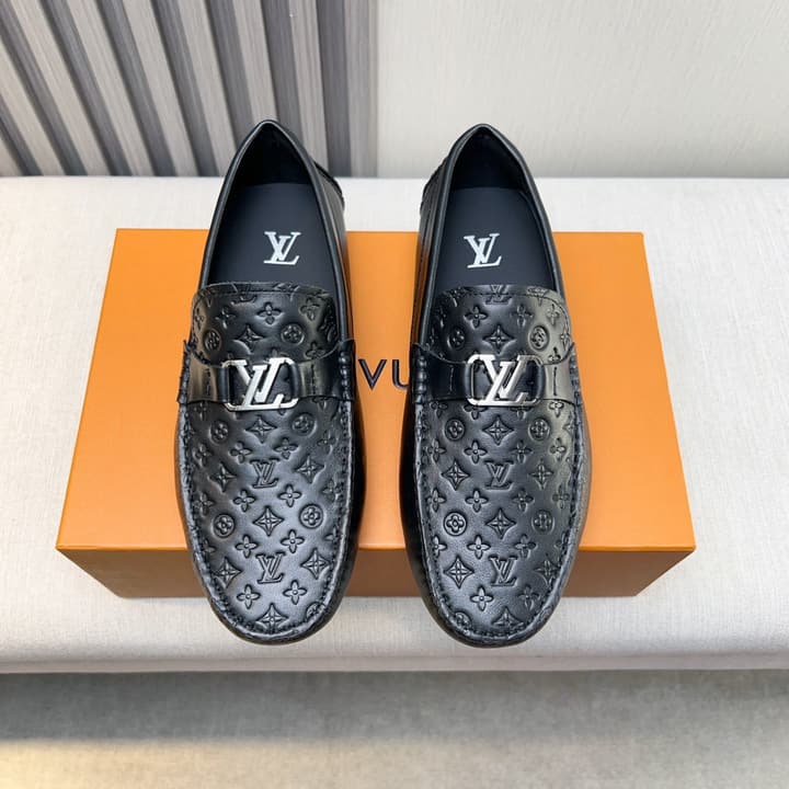Louis Vuitton Pebbled Leather Driving Shoes in Black Textured Leather