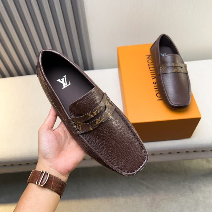 Louis Vuitton Pebbled Leather Driving Shoes in Black Textured Leather