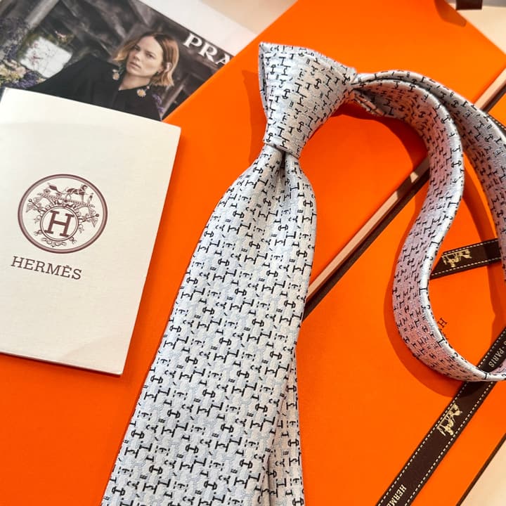 Hermès Men's H-Logo Silk Tie in Black