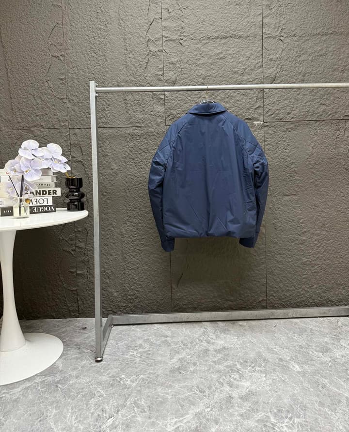 Canada Goose Lodge Series Coach Puffer Jacket – 2025 New Style in Black