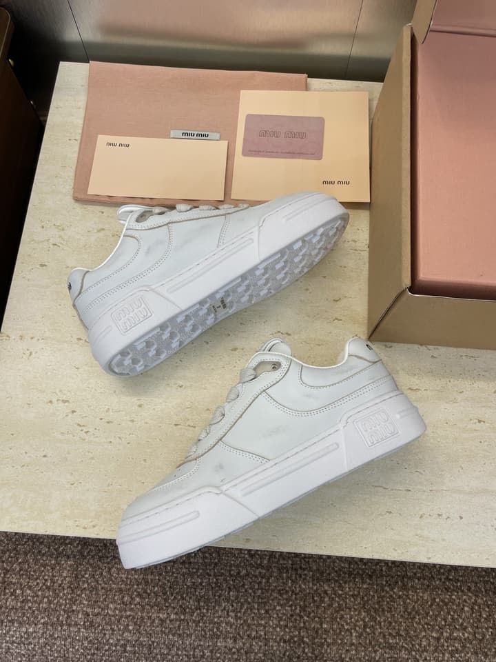 Miu Miu 2025FW Runway Lace-Up Casual Sneakers – 2025FW in Distressed Off-white Sneaker