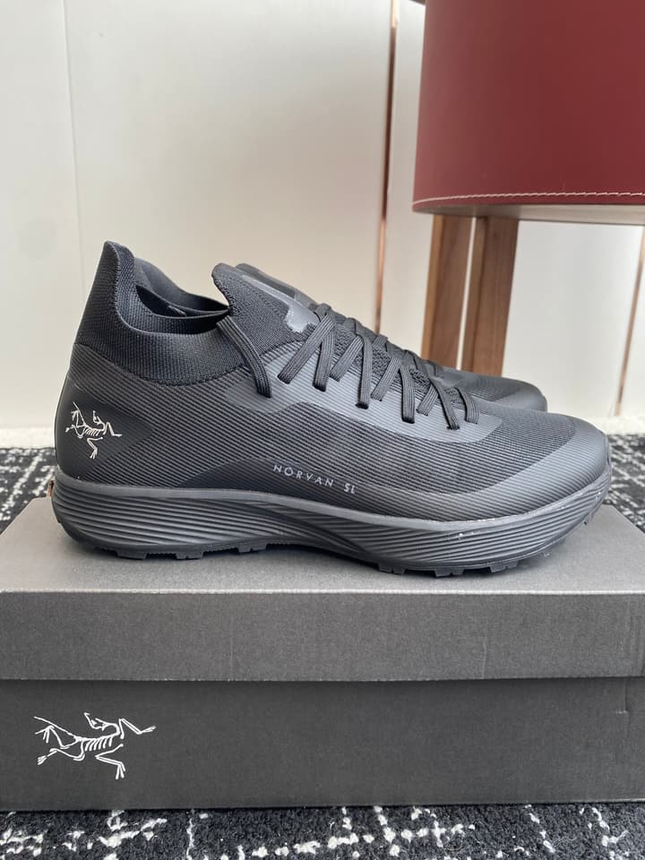 Arc'teryx Konseal Lt Hiking Shoes in All White