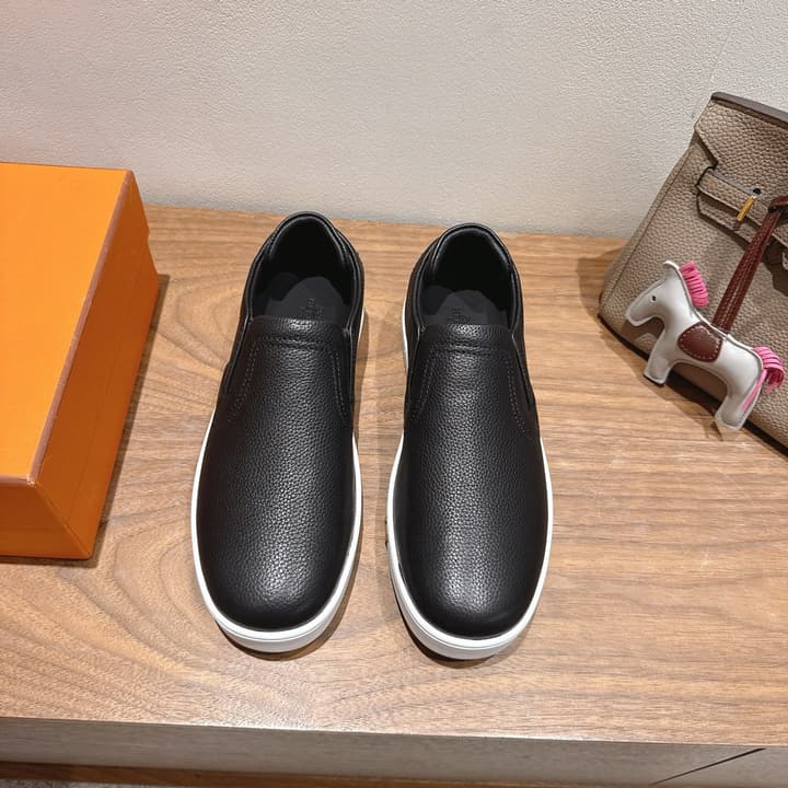 Hermès Classic Lightweight Couple's Slides – SS25 in Black Leather