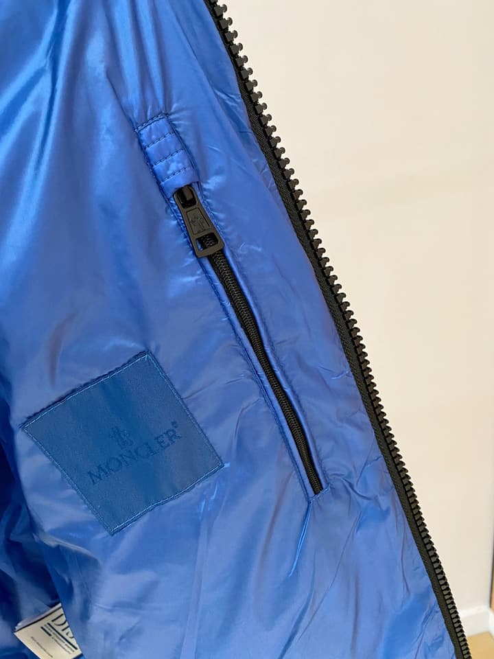 Moncler Designer Down Jacket – 2025 Latest Model in Dark Gray/black With Blue Lining
