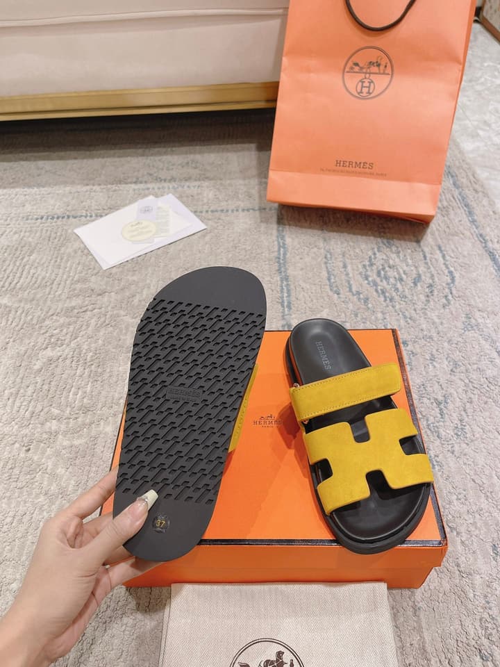 Hermès Chypre Calfskin Slides – 2023SS in Denim Blue
