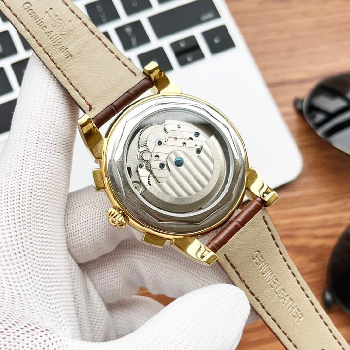 Patek Philippe Men's Automatic Watch in Gold