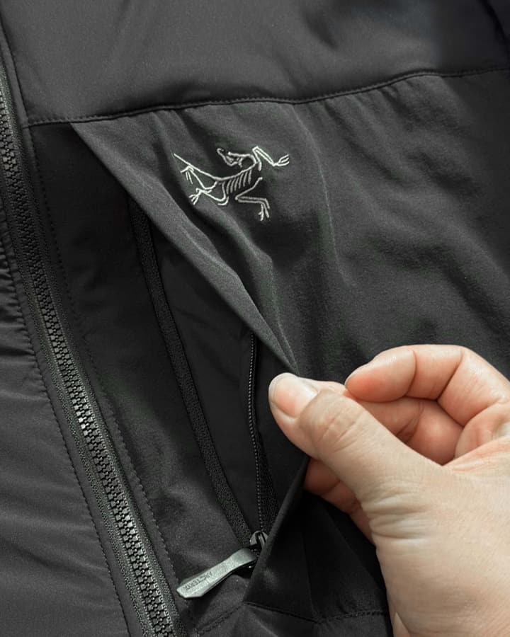 Arc'teryx Proton LT Hoody Insulated Jacket in Classic Black Hoody