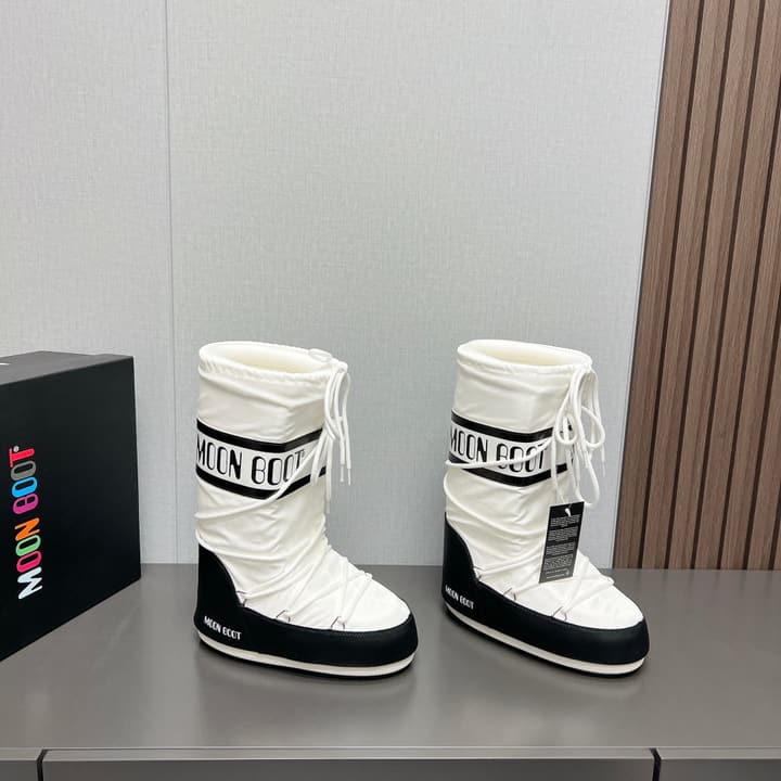 Moon Boot 2024FW Snow Boots in Matte Black