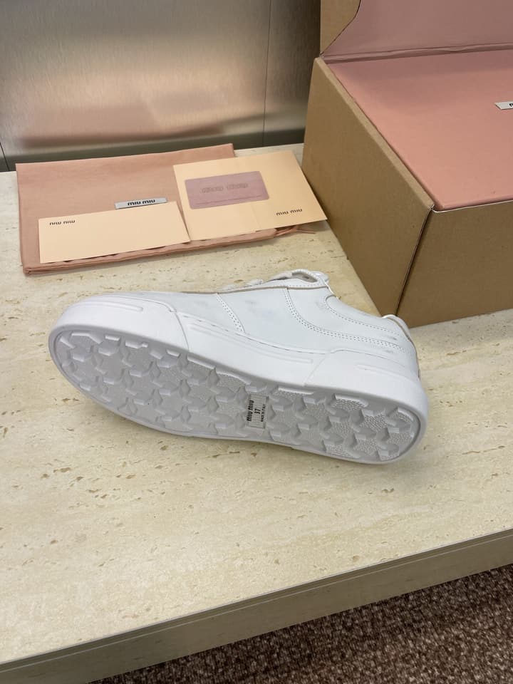 Miu Miu 2025FW Runway Lace-Up Casual Sneakers – 2025FW in Distressed Off-white Sneaker