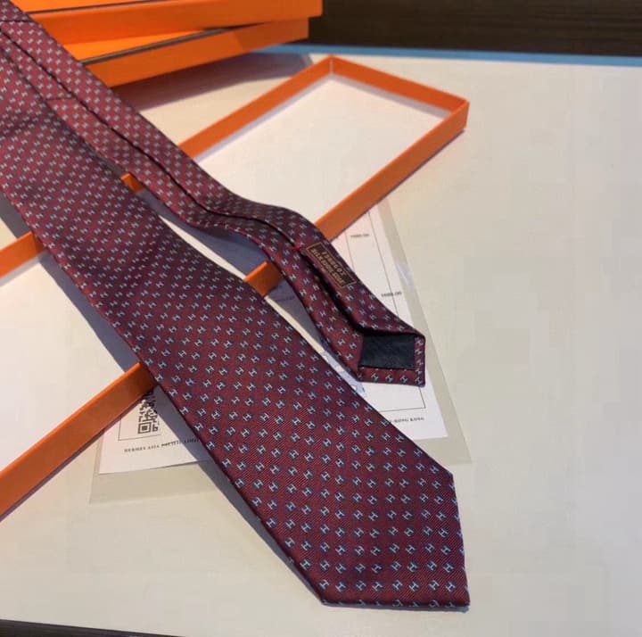 Hermès H-Letter Men's Silk Tie Series in Burgundy Microdot