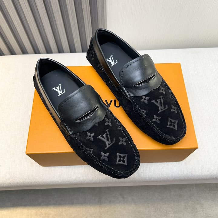 Louis Vuitton Pebbled Leather Driving Shoes in Black Textured Leather