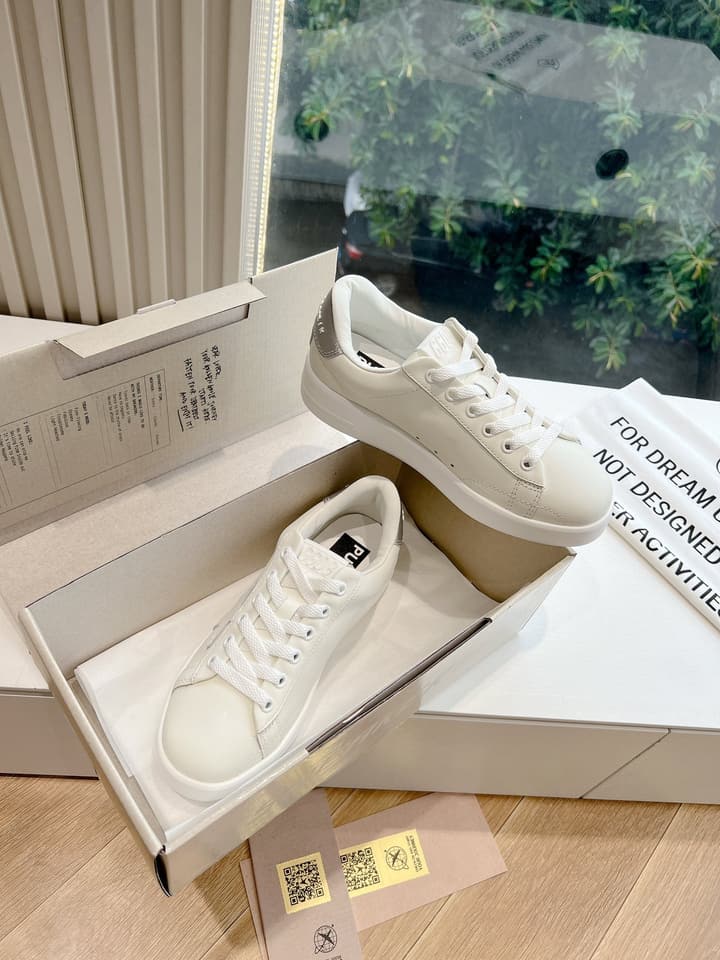 Golden Goose Space Distressed Sneakers – 2024 Collection in White 1