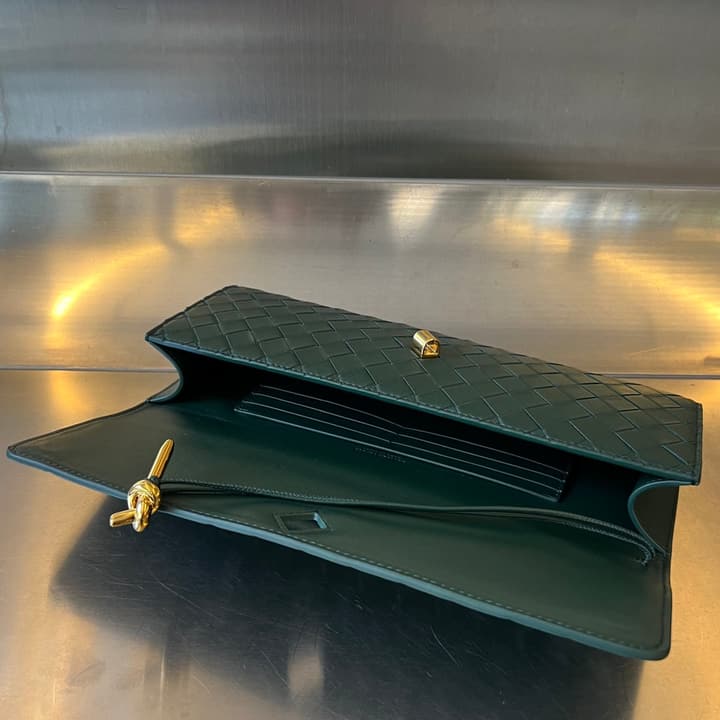 Bottega Veneta Intrecciato Knot Clutch Bag in Gold