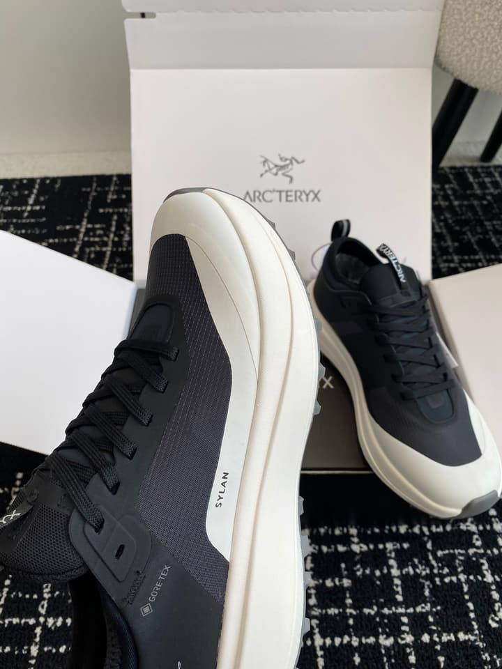 Arc'teryx Aerios FL Men's Performance Sneakers in Black