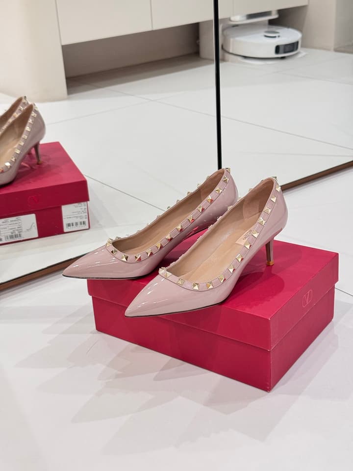 Valentino Classic High-Heel Pumps in Nude Pink Studded