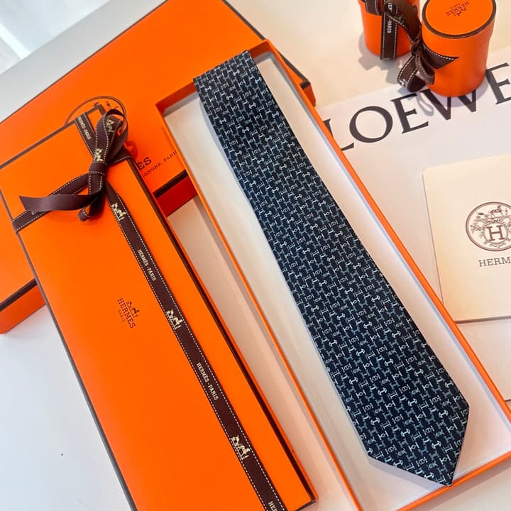 Hermès Men's Printed Silk Tie Series in Light Aqua Patterned