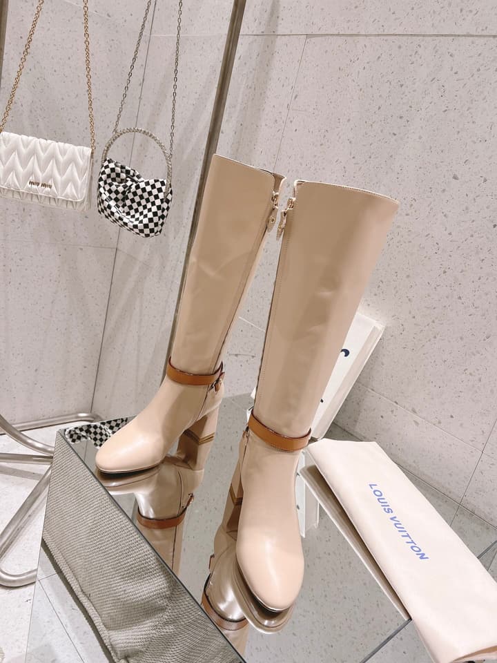 Louis Vuitton Parisienne Leather Knee-High Boots in Black Leather