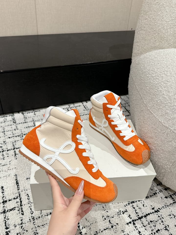 Loewe Flow Runner 2.0 Runway Sneakers – 25SS in All White With Gum Sole