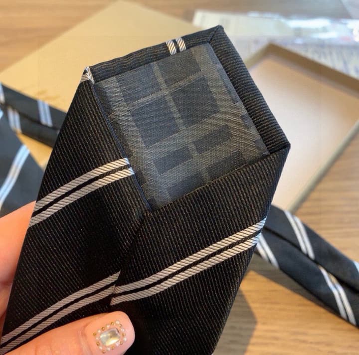 Burberry Vintage Check Silk Tie