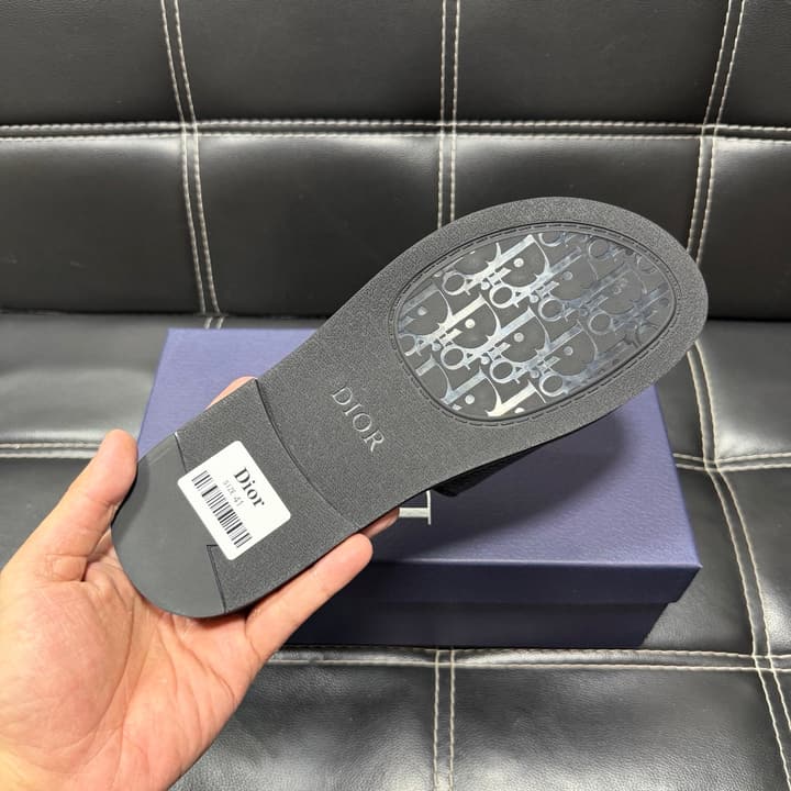 Dior Men's Pebbled Leather and Suede Slides – Spring/Summer Collection 2025 in Black Pebbled Leather Cross Strap