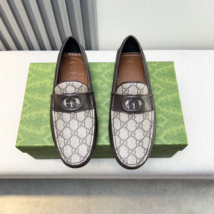 Gucci Premium Leather Loafers in Black Embossed Leather