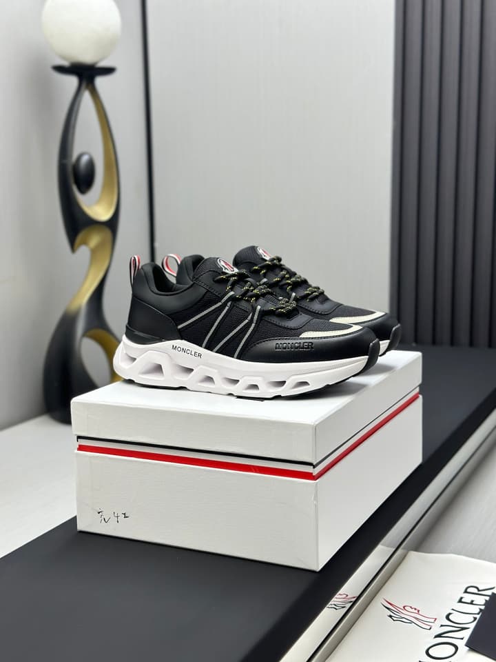 Moncler Trailgrip GTX Performance Running Shoes in Black