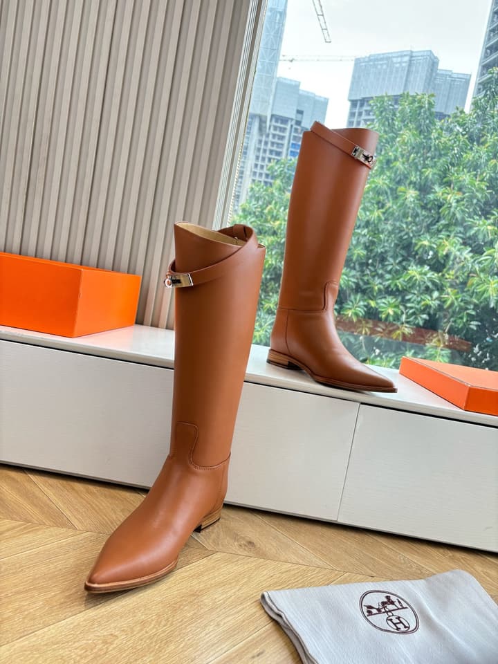 Hermès Classic Knee-High Boots – 2025 Autumn/Winter Collection in Two-tone Tan And Cream