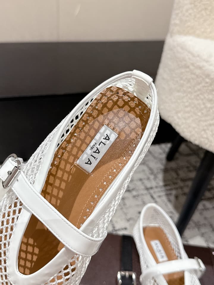 Alaïa Flat Mesh Ballet Flats – 25SS in Golden Beige Mesh