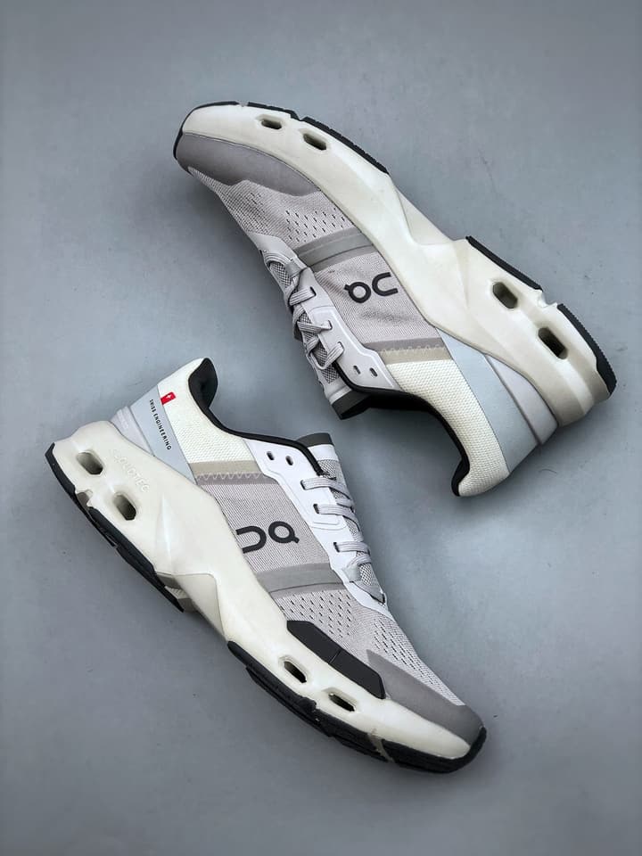 On Cloudpulse Lightweight Running Shoes