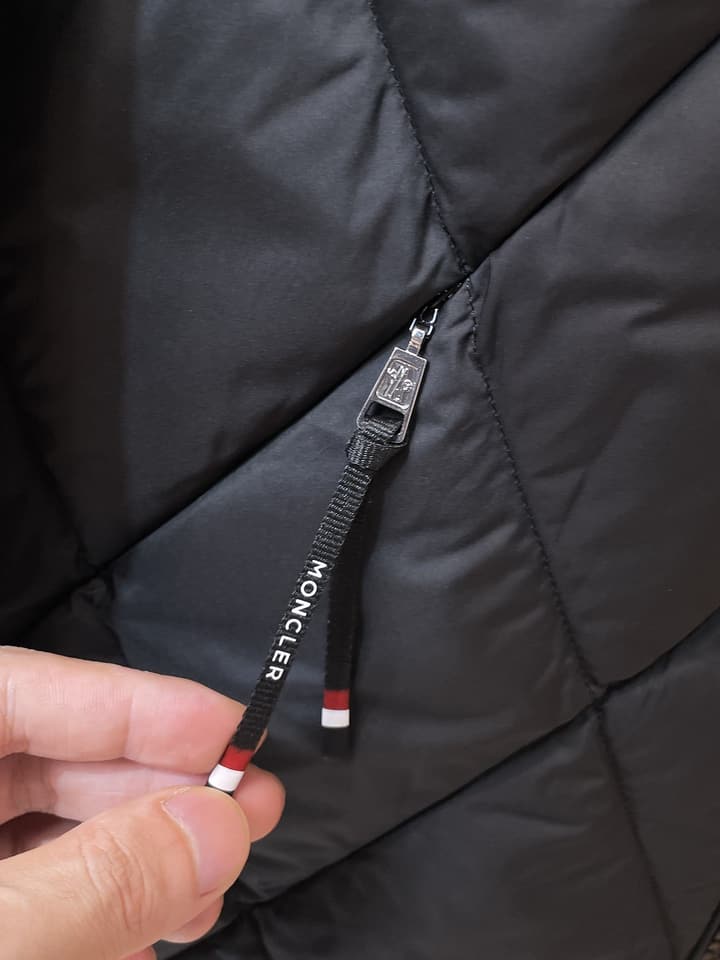 Moncler Structural Tailored Down Jacket – 2025 Collection in Diamond Quilted Black