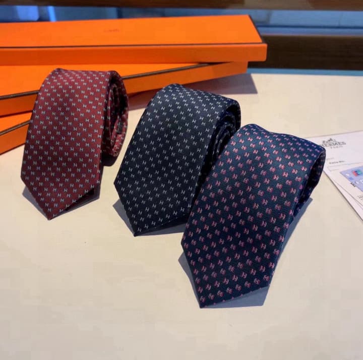 Hermès H-Letter Men's Silk Tie Series in Burgundy Microdot