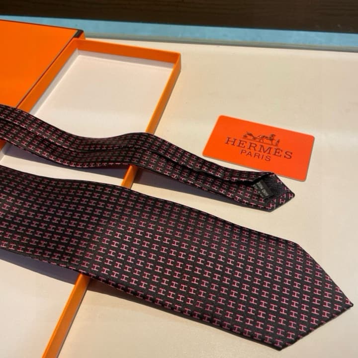 Hermès H-Letter Men's Silk Tie Series in Burgundy Microdot
