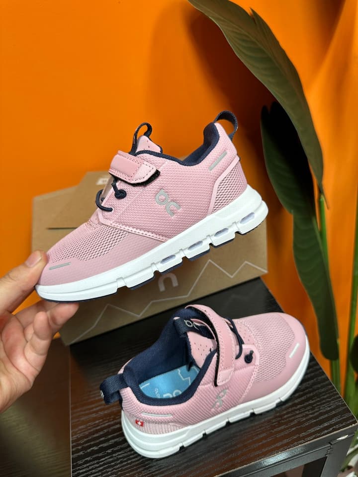 On Kids Running Sneakers – Kids Collection in Black