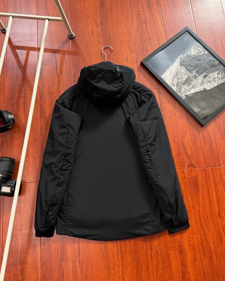 Arc'teryx Proton LT Hoody Insulated Jacket in Classic Black Hoody