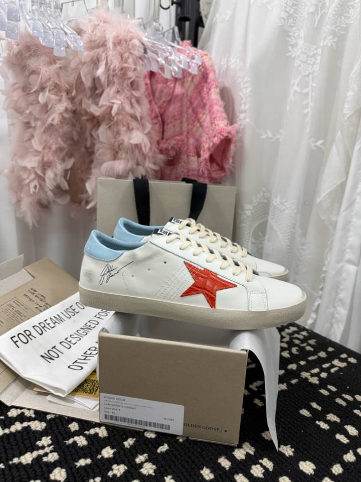 Golden Goose Super Star Leather Sneakers in Black Star Black Heel