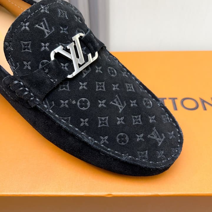 Louis Vuitton Pebbled Leather Driving Shoes in Black Textured Leather