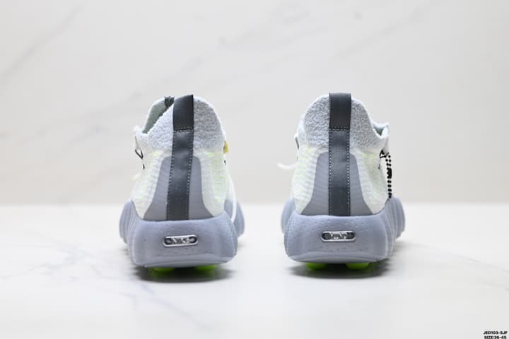 Nike Mind 002 Tech Training Sneakers