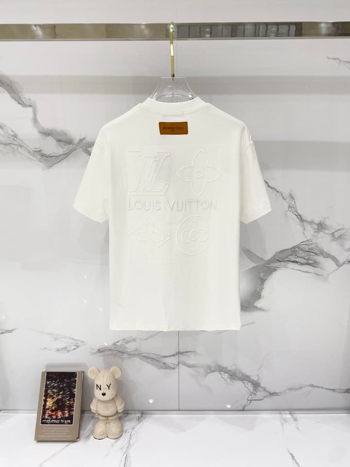 Louis Vuitton Clover Logo Embroidered Cotton T-Shirt in Black