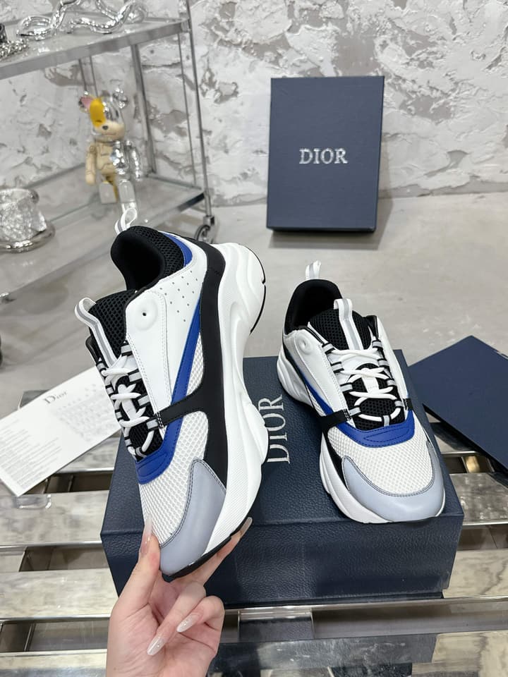 Dior B22 Men's Retro Jogging Sneakers in Black And White Patterned