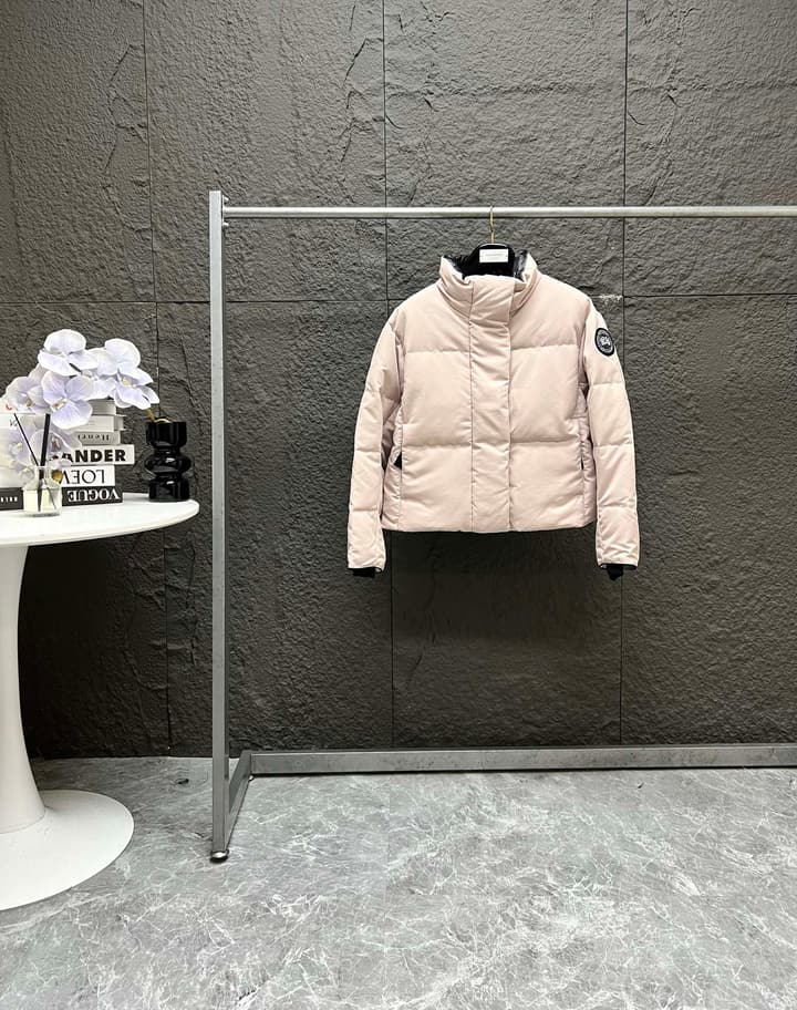 Canada Goose Grandview Black Label Short Down Jacket – FW24 in Blush Pink