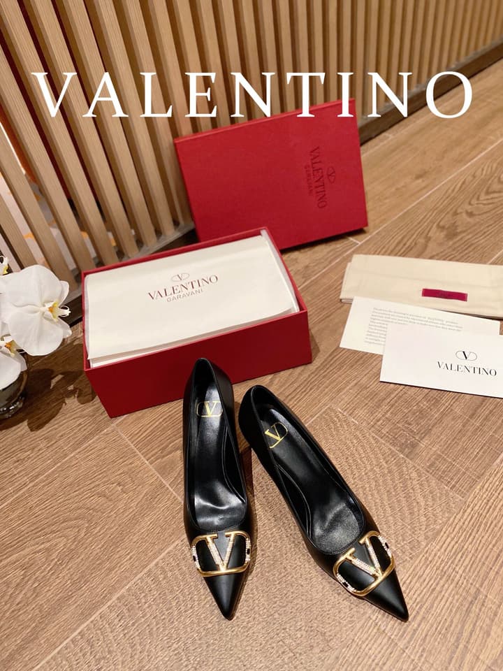 Valentino VLogo Signature Crystal Pumps – 2022 Collection in Black Patent Leather