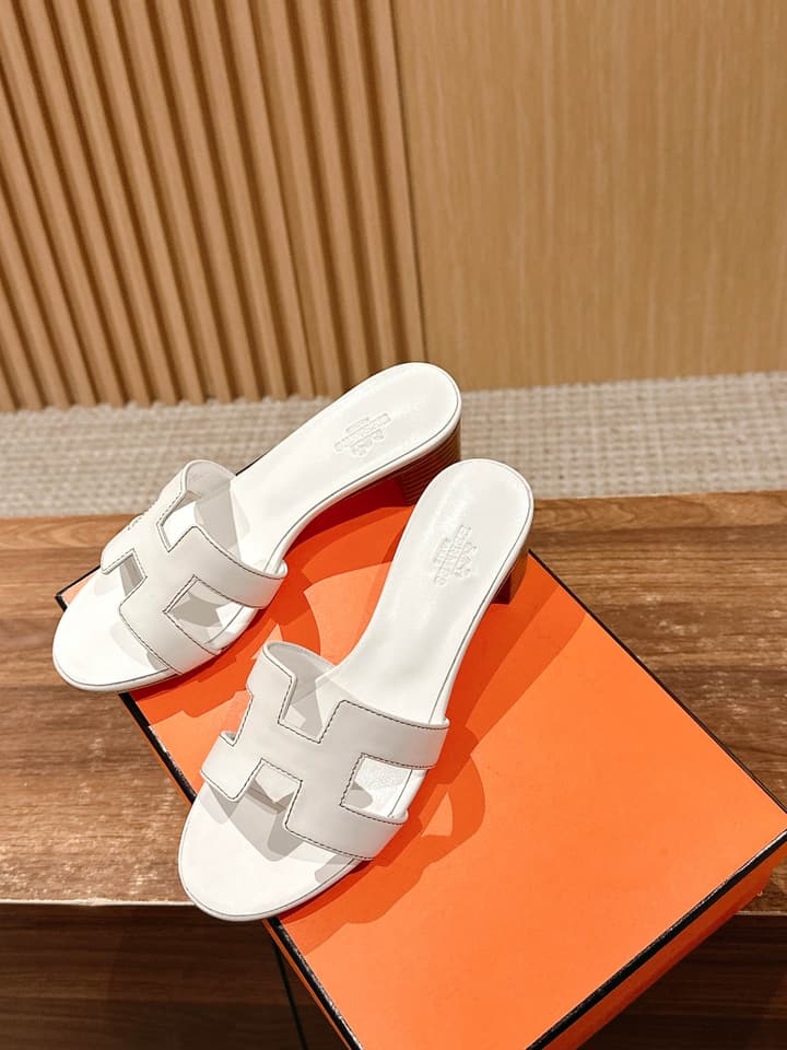Hermès Classic H-Logo Chunky Heel Sandals in Black Leather