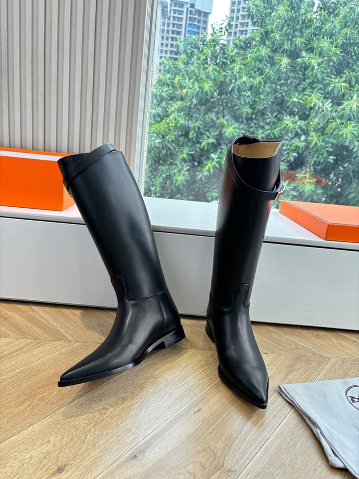 Hermès Classic Knee-High Boots – 2025 Autumn/Winter Collection in Two-tone Tan And Cream